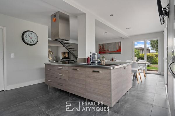 Maison contemporaine dans le vieux Collonges