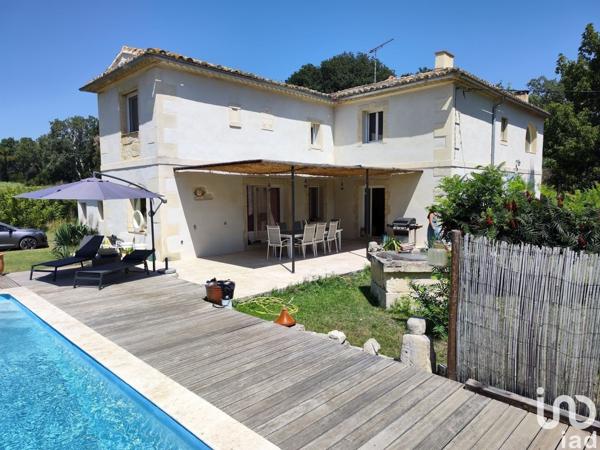 Maison 8 pièces de 258 m² à Arles (13200)