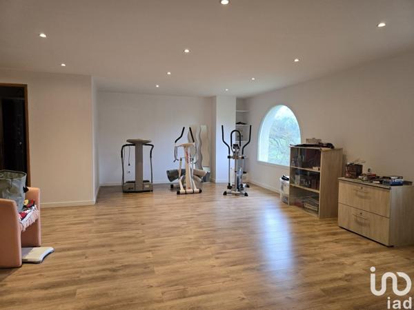 Maison 8 pièces de 258 m² à Arles (13200)