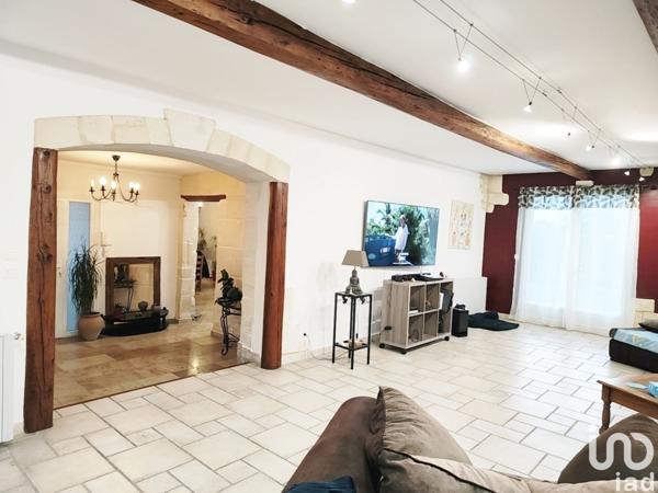 Maison 8 pièces de 258 m² à Arles (13200)