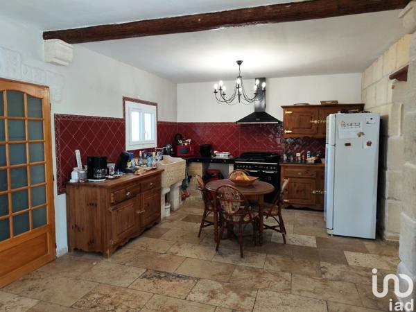 Maison 8 pièces de 258 m² à Arles (13200)