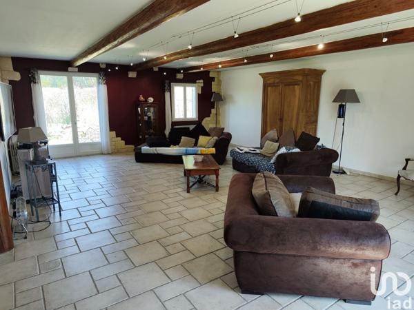 Maison 8 pièces de 258 m² à Arles (13200)