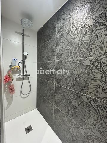 Appartement
         3 pièces
        - 55 m² Exclusivité 241 500 € *