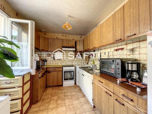 Pavillon T4, 96 m2,Terrain de 270 m2 situé dans quartier calme, 2 places parkings individuels, Sous-sol total