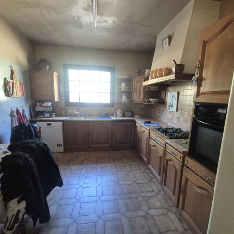 À VENDRE – VILLA À RÉNOVER – SECTEUR RÉSIDENTIEL DU PONT DES ANGES / LES BAUMELLES villa 140m² sur 1870m² de t