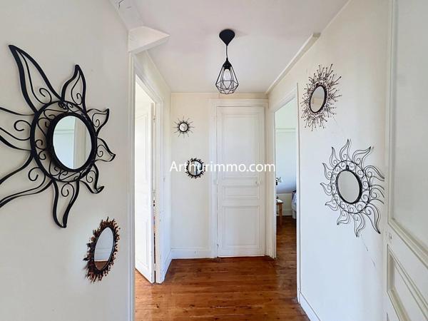 Vente                                                      Maison
                        
                     9 pièces                      198 m2                     à Villeneuve-le-Roi