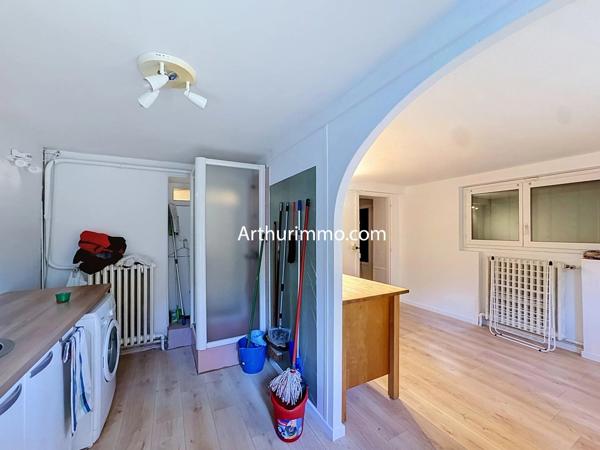 Vente                                                      Maison
                        
                     9 pièces                      198 m2                     à Villeneuve-le-Roi