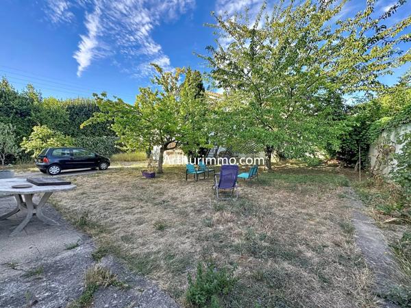 Vente                                                      Maison
                        
                     9 pièces                      198 m2                     à Villeneuve-le-Roi