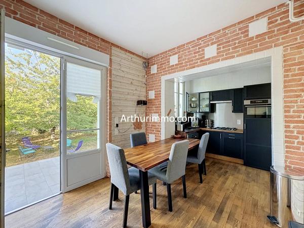 Vente                                                      Maison
                        
                     9 pièces                      198 m2                     à Villeneuve-le-Roi