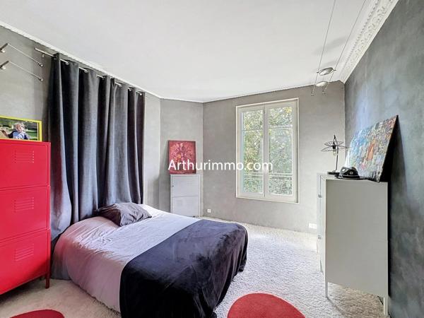 Vente                                                      Maison
                        
                     9 pièces                      198 m2                     à Villeneuve-le-Roi