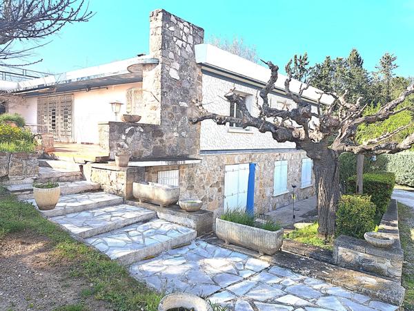 TRETS (13) A SAISIR Villa jumelée 8 Pièces 273m² habitables +garage 46m² /2054m² clos.