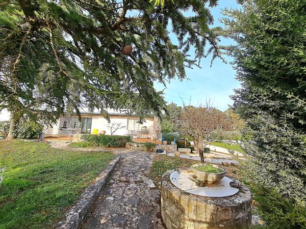 TRETS (13) A SAISIR Villa jumelée 8 Pièces 273m² habitables +garage 46m² /2054m² clos.