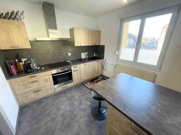 Maison
                                                                                                                                                                                                                                                                                                                        5 pièce(s)                                                                                                                                                                                                          3 chambre(s)                                                                                                                                                                                                          90  m²
