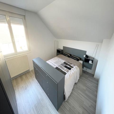 Maison
                                                                                                                                                                                                                                                                                                                        5 pièce(s)                                                                                                                                                                                                          3 chambre(s)                                                                                                                                                                                                          90  m²