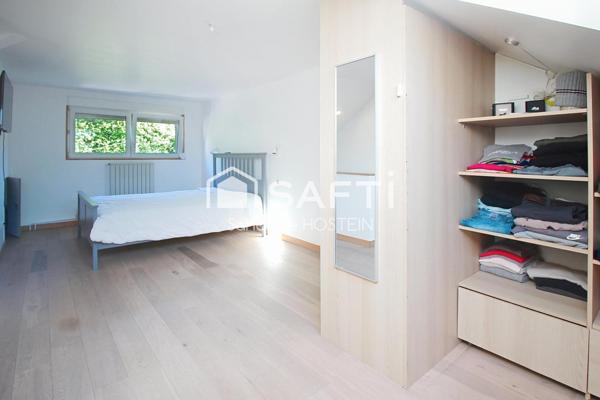 Jolie Maison rénovée avec 3 chambres, 2 salles de bain et garage!