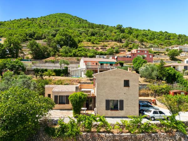 Bonson (06830) Maison vue mer, terrain piscinable, 3 chambres