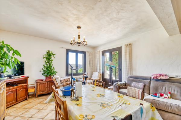 Bonson (06830) Maison vue mer, terrain piscinable, 3 chambres