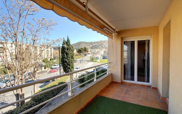 Appartement à vendre    4 pièces • 97 m2 Marseille 10