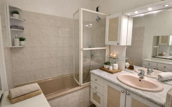 Appartement à vendre    4 pièces • 97 m2 Marseille 10