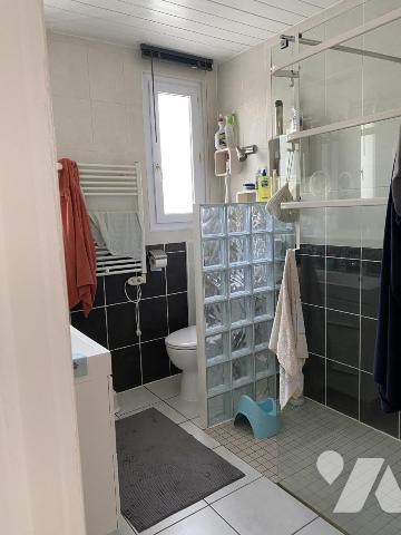 ST JULIEN DES LANDES Maison Prox commerces