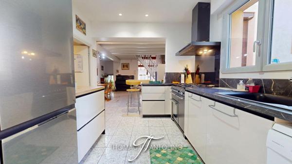 EN EXCLUSIVITE - MAISON D'ARCHITECTE - 3 CHAMBRES - MEZZANINE - PISCINE - 2 GARAGES