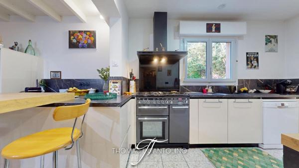 EN EXCLUSIVITE - MAISON D'ARCHITECTE - 3 CHAMBRES - MEZZANINE - PISCINE - 2 GARAGES