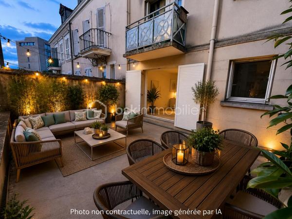 Et si vous profitiez enfin des avantages d’une maison… sans ses contraintes ?
Situé dans un environnement recherché à Melun, ce bel appartement 3 pièces de plus de 66 m² vous séduira immédiatement par sa configuration et sa qualité de vie.
Dès l’entrée, les volumes sont agréables et parfaitement agencés.
Le séjour lumineux s’ouvre directement sur une agréable terrasse à l’avant, idéale pour profiter des beaux jours, vous bénéficierez également d'un petit jardin privatif à l’arrière, clos, offrant un espace extérieur rare sur le secteur.
Un cadre parfait pour :
☀️ les repas d’été
🌿 un coin détente au calme
🐶 un animal de compagnie
👨‍👩‍👧 un jeune foyer recherchant de l’extérieur au quotidien
L’appartement propose également :
une cuisine indépendante (Possibilité ouverture),
deux belles chambres,
une vaste salle de bains avec WC
Vous profiterez également d'une place de stationnement privative sécurisée au sein de la résidence.
📍 Ce que l’on aime particulièrement :
✔ Résidence bien entretenue de la fin des années 90
✔ Gare de Melun accessible à pied
✔ Commerces et écoles à proximité immédiate
✔ Appartement en bon état général, charges maitrisées
✔ Double espace extérieur rare sur le marché local
💡 Un bien idéal pour les acquéreurs recherchant un cadre de vie plus vert, tout en conservant la praticité du centre-ville et des transports.
📞 Une visite suffira pour comprendre tout le potentiel et le confort de vie qu’offre cet appartement.