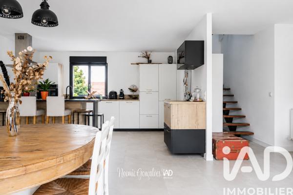 Maison à vendre 6 pièces 140 m² Épône