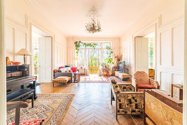 Chalet Atypique du Second Empire à Saint Prix