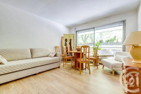 Appartement F3 à vendre  3 pièces - 64,59 m 2   PARIS  - 75015