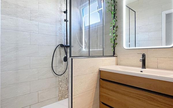 Appartement à vendre    4 pièces • 73,15 m2 Fréjus