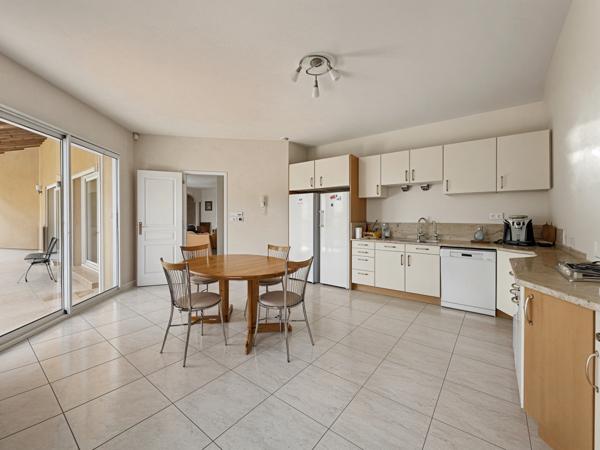 Saint-Gély-du-Fesc (34980) SAINT GELY DU FESC , BELLE MAISON D'ARCHITECTE T7 SUR 1700 M2 ,T2 de 40 M2 DOUBLE GARAGE