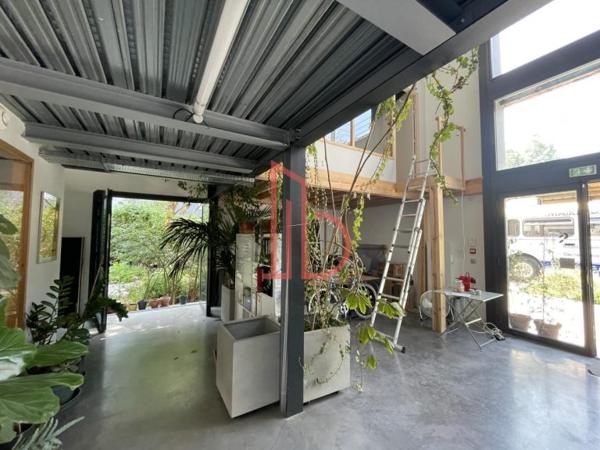 Bureau de 250 m² à vendre à Bordeaux Bassins A Flot