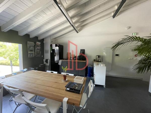 Bureau de 250 m² à vendre à Bordeaux Bassins A Flot