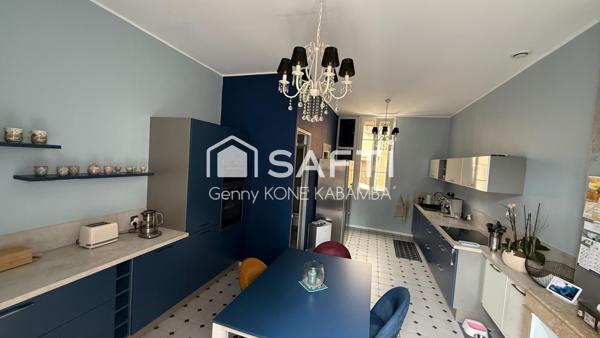 Jolie maison de ville renovée est un coup de coeur assuré.