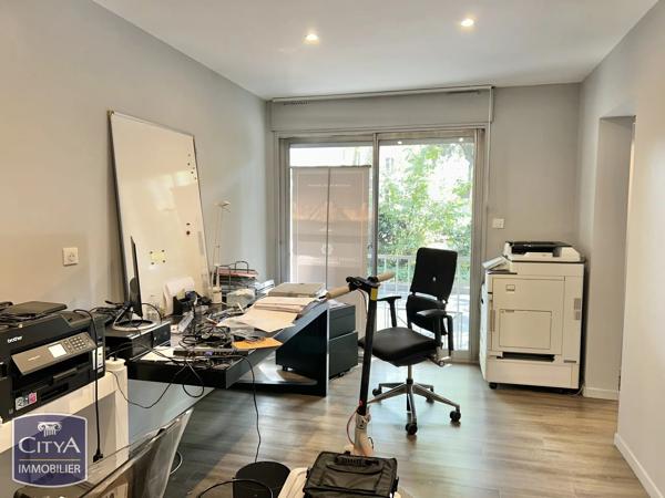 Local professionnel à vendre 87.77m² Tours (37000)