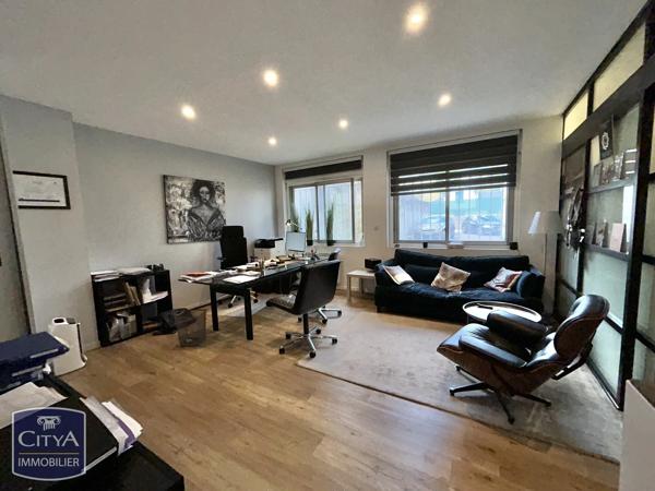 Local professionnel à vendre 87.77m² Tours (37000)