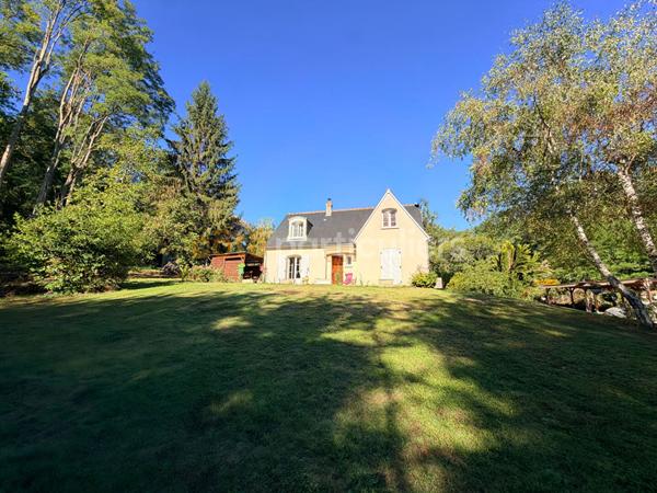 Vente
                Maison115 m² - 5 Pièces -
                    NAZELLES NEGRON (37530)