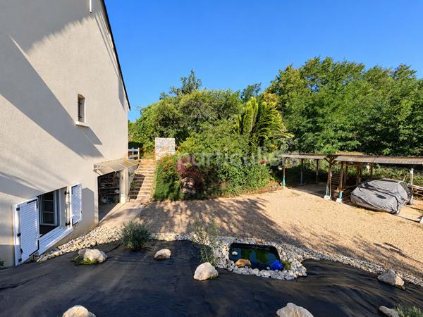 Vente
                Maison115 m² - 5 Pièces -
                    NAZELLES NEGRON (37530)
