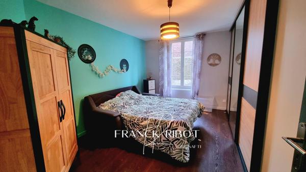 Maison ancienne rénovée de 147m2, 178m2 de terrain