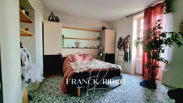 Maison ancienne rénovée de 147m2, 178m2 de terrain