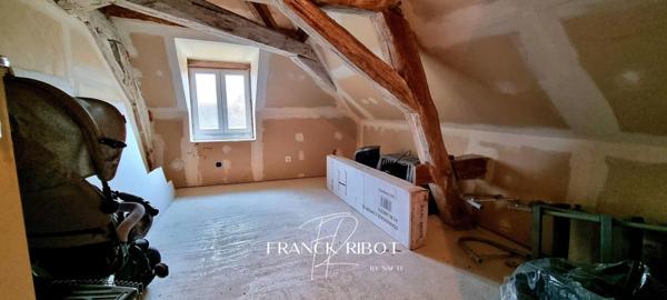 Maison ancienne rénovée de 147m2, 178m2 de terrain