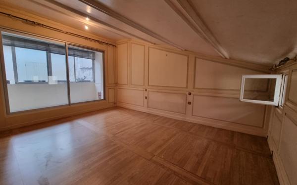 Appartement à vendre    3 pièces • 112 m2 Avignon