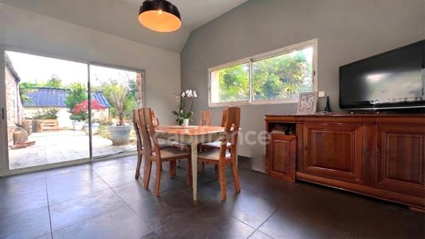 PLONÉIS (29) – Maison à vendre Type 6 de 115 m² habitable et 189 m² utile – Terrain de 1 320 m² – Double garage – Piscine