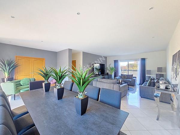 MAISON CHAUMONTEL - 8 pièces