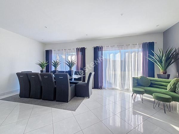 MAISON CHAUMONTEL - 8 pièces