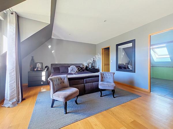 MAISON CHAUMONTEL - 8 pièces