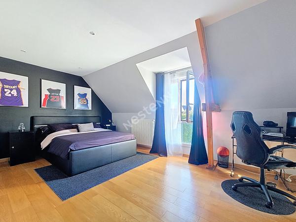 MAISON CHAUMONTEL - 8 pièces