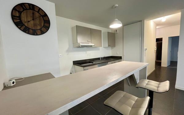 Appartement à vendre    3 pièces • 59 m2 Saint-Jean-de-Luz