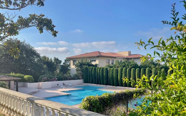 Appartement à vendre    2 pièces •  Saint-Tropez